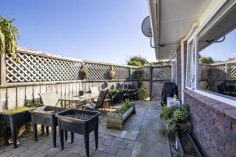Photo of property in 3 Sandel Rise, Merrilands, New Plymouth, 4312