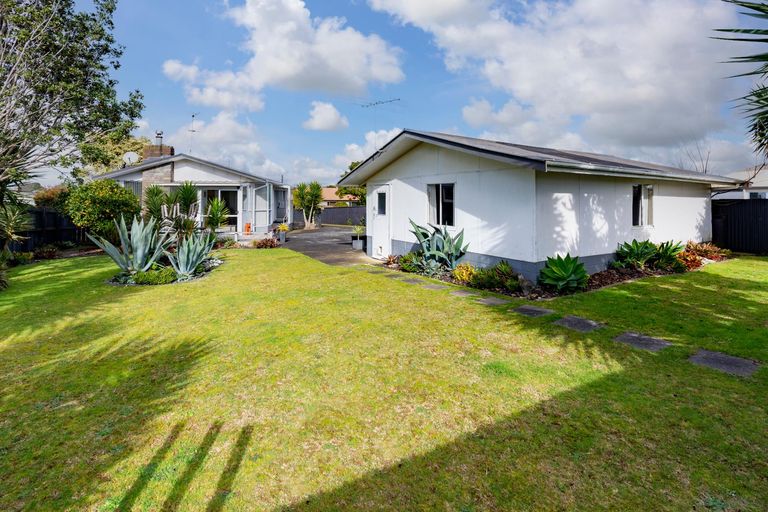 Photo of property in 19 Paterson Avenue, Pukekohe, 2120