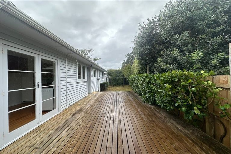 Photo of property in 1/14 Roberts Road, Te Atatu South, Auckland, 0610