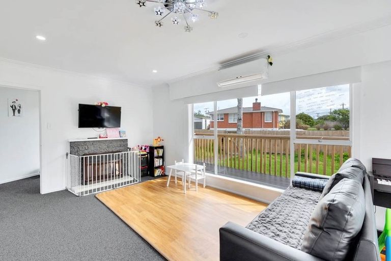 Photo of property in 65 Larnoch Road, Henderson, Auckland, 0610