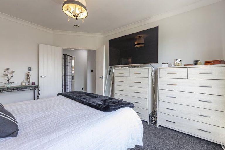 Photo of property in 18 Parkinson Place, Woodend, 7610