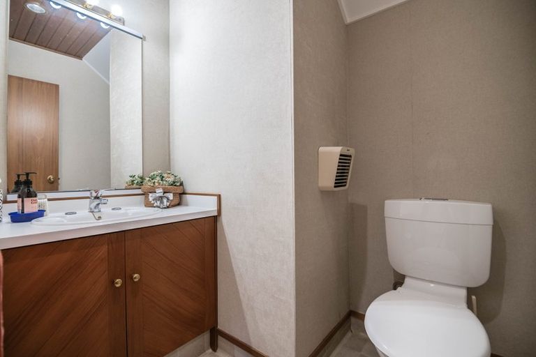 Photo of property in 11 Montrose Grove, Churton Park, Wellington, 6037