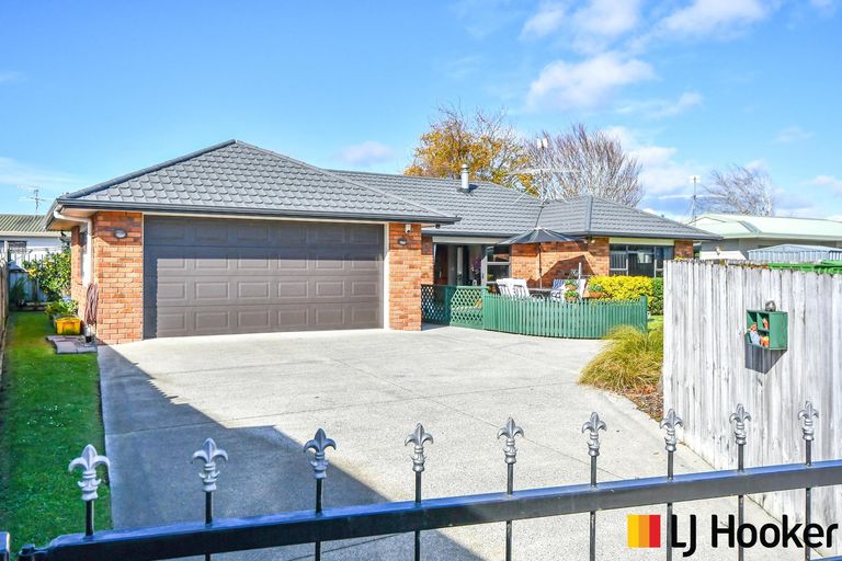 Photo of property in 43a Sandspit Road, Waiuku, 2123