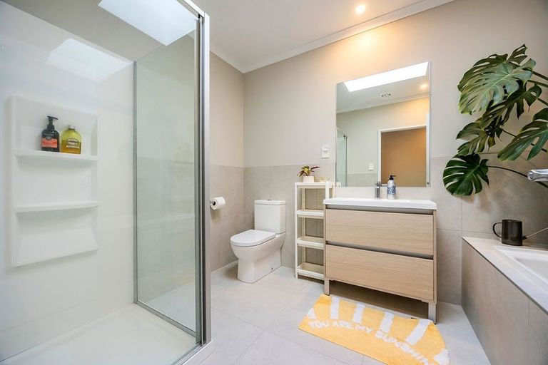 Photo of property in 25 Waenganui Road, Hobsonville, Auckland, 0616