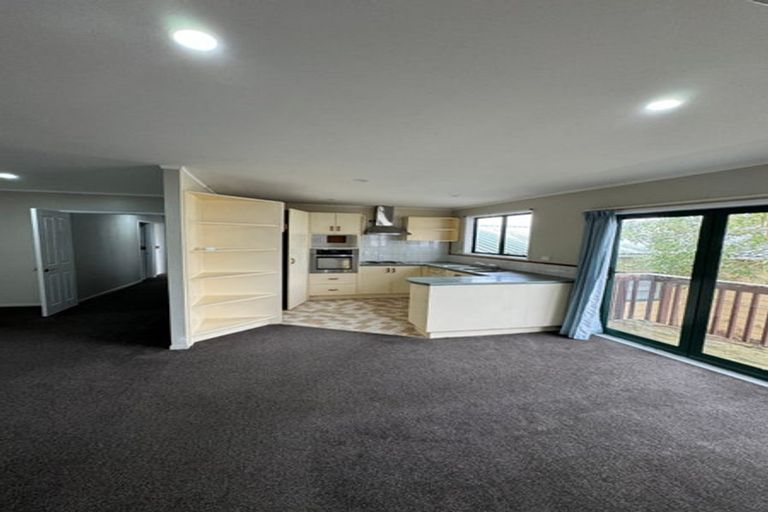 Photo of property in 302 Wairau Road, Glenfield, Auckland, 0629