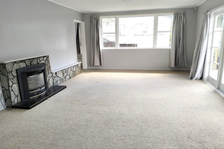 Photo of property in 15 Manor Drive, Stokes Valley, Lower Hutt, 5019
