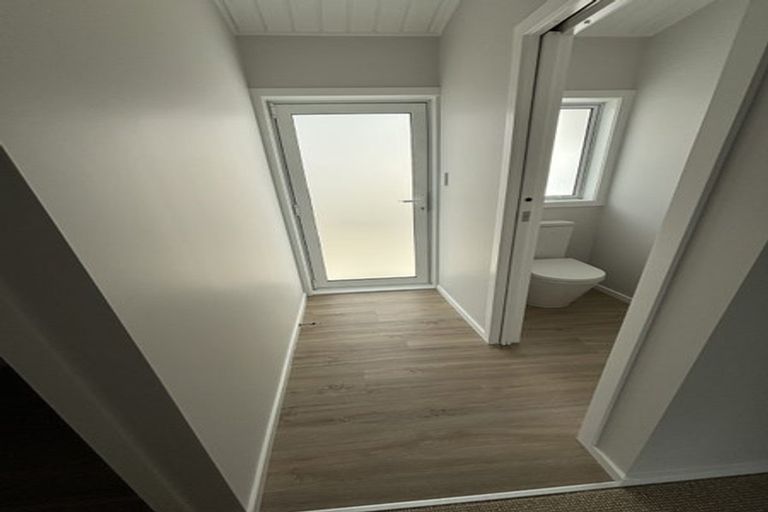 Photo of property in 42 Versailles Street, Karori, Wellington, 6012