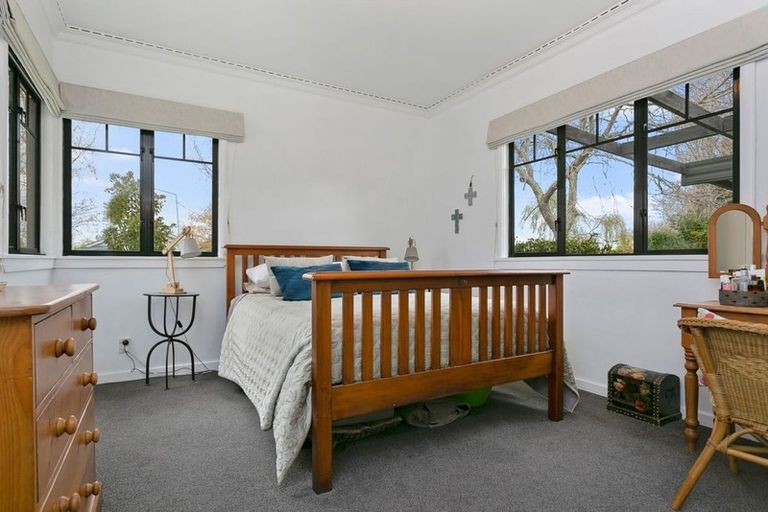 Photo of property in 18 Queen Street, Cambridge, 3434