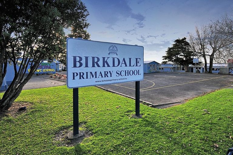 Photo of property in 1/3 Erewhon Place, Birkdale, Auckland, 0626