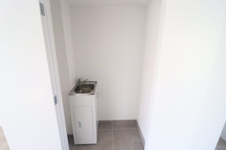 Photo of property in 4 Autumn Blaze Street, Hobsonville, Auckland, 0616