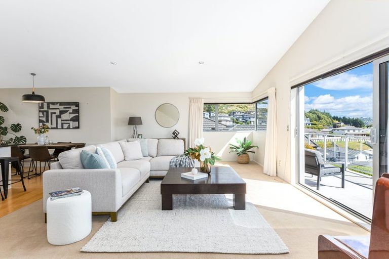 Photo of property in 22 Ships Cove, Whitby, Porirua, 5024