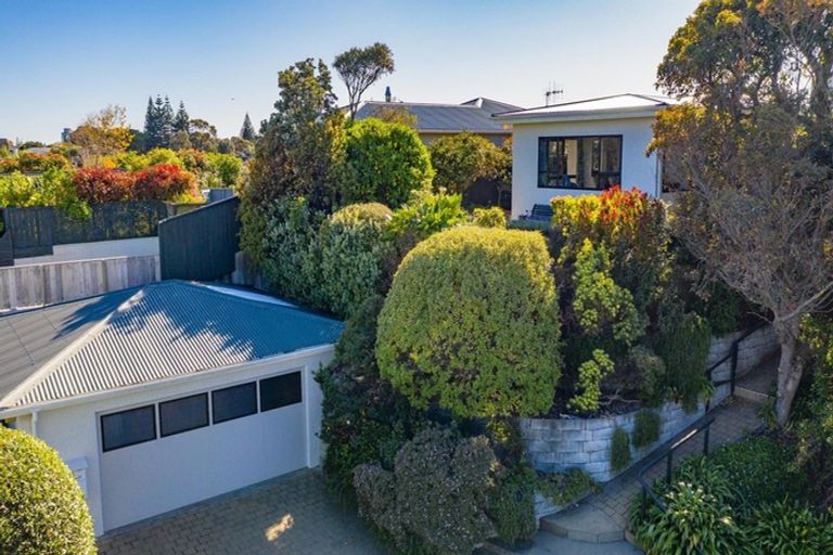 Photo of property in 115 Seaview Road, Paraparaumu Beach, Paraparaumu, 5032