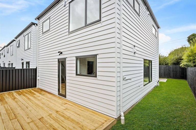 Photo of property in 4/20 Metcalfe Road, Ranui, Auckland, 0612
