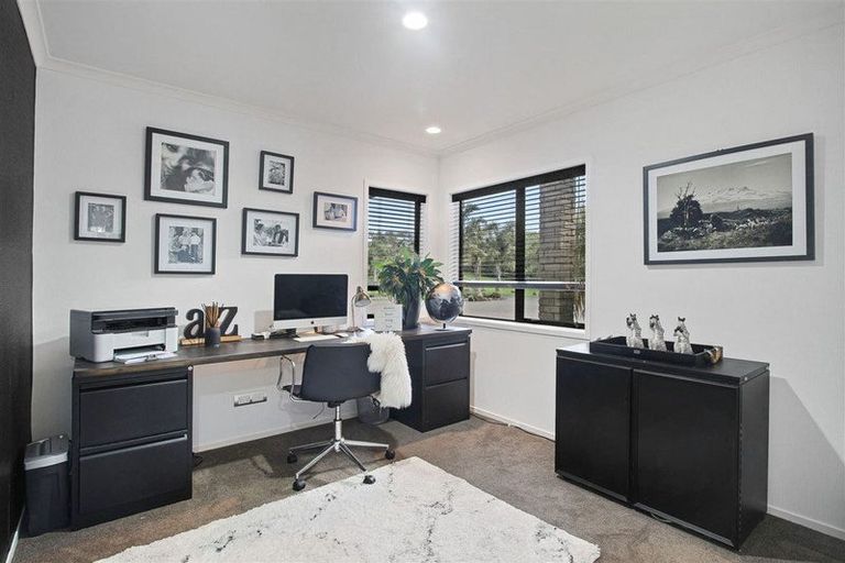 Photo of property in 8 Millbrook Drive, Waiuku, 2683