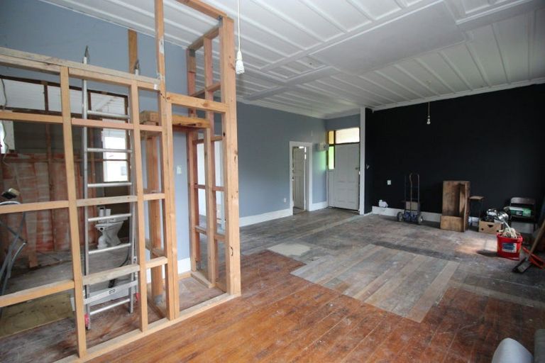 Photo of property in 90 Grey Street, Woodville, 4920
