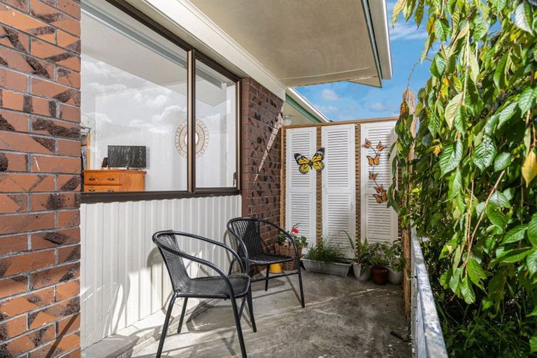 Photo of property in 1/42 Frank Evans Place, Henderson, Auckland, 0610