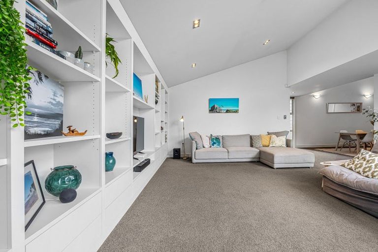 Photo of property in 5 Wiggins Street, Sumner, Christchurch, 8081
