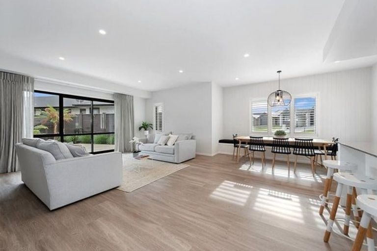 Photo of property in 14 Lewis Way, Cambridge, 3434