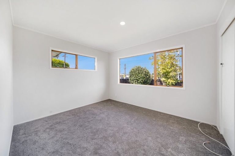 Photo of property in 1/45 Grove Road, Papakura, 2110