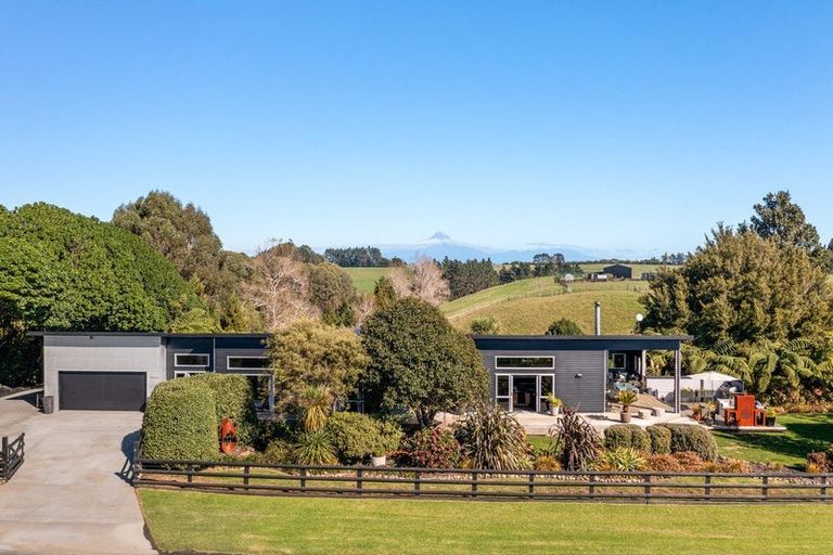 Photo of property in 418 Kaipikari Road, Urenui, 4375