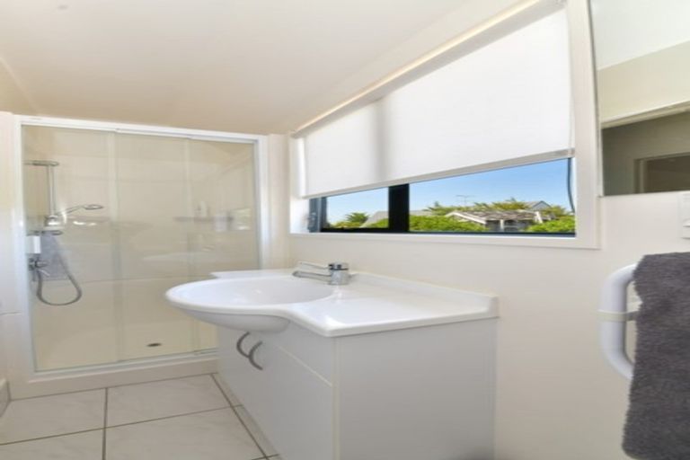 Photo of property in 13a Joydon Place, Stanmore Bay, Whangaparaoa, 0932