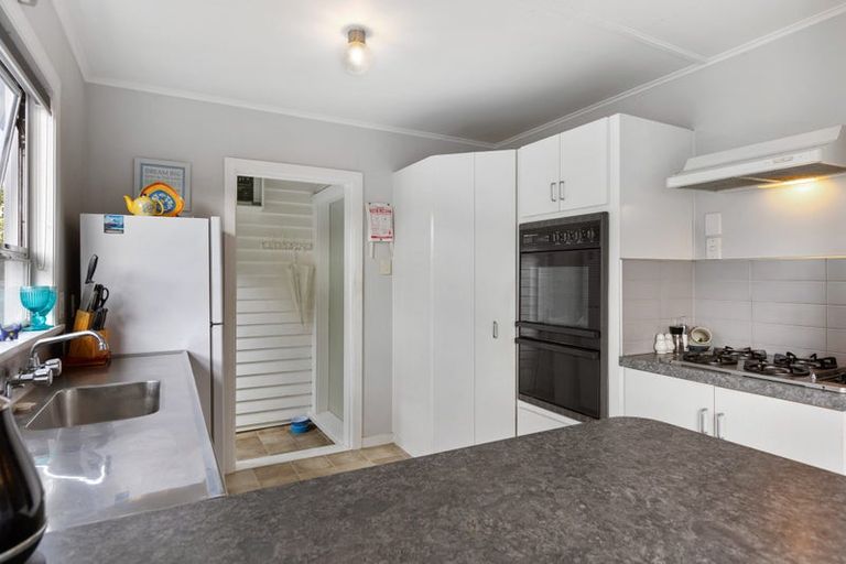 Photo of property in 5 Rainsford Street, Moturoa, New Plymouth, 4310