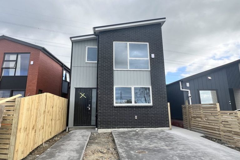 Photo of property in 7 Paretao Street, Massey, 0614