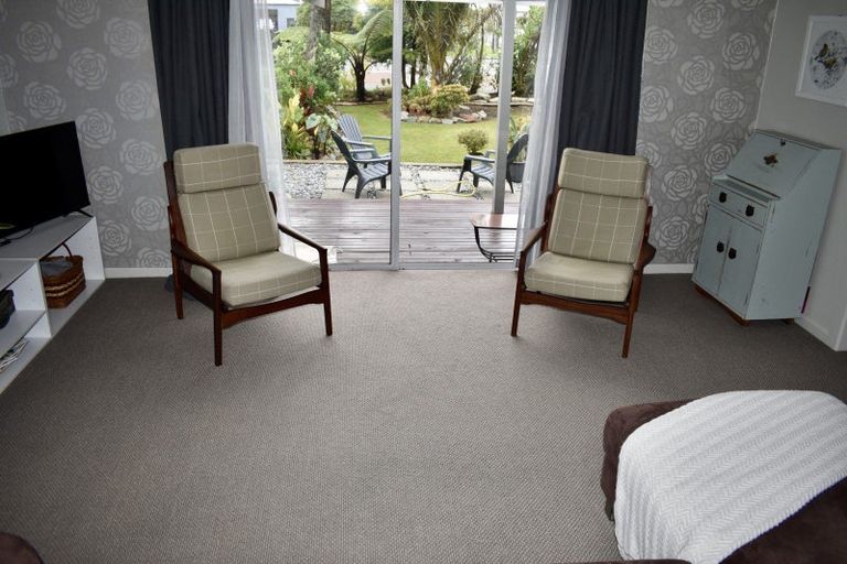 Photo of property in 54 Brougham Street, Westport, 7825