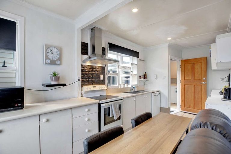 Photo of property in 25 Lambeth Crescent, Northcote, Christchurch, 8052