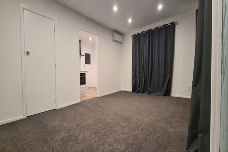 Photo of property in 4f1 Glanmire Road, Newlands, Wellington, 6037