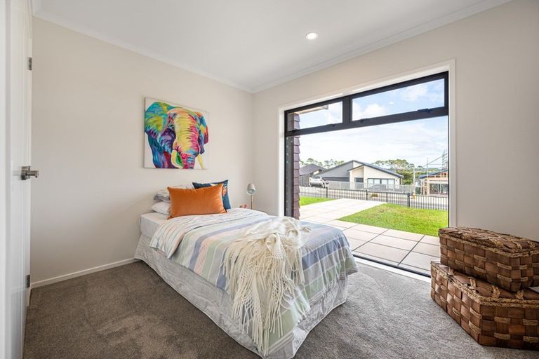 Photo of property in 18 Okohaka Avenue, Glenbrook, 2681