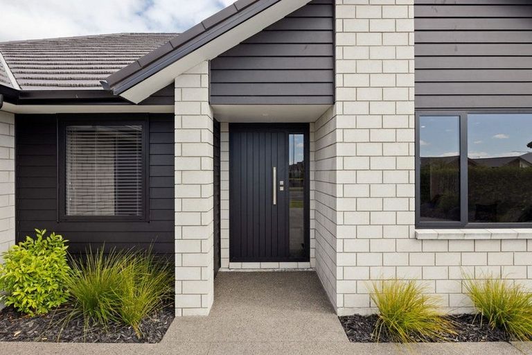 Photo of property in 44 Norfolk Drive, Cambridge, 3434