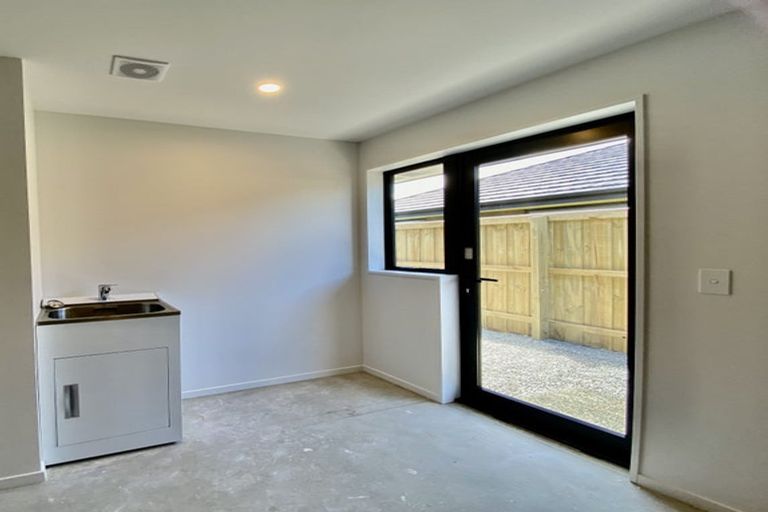 Photo of property in 26 Eileen Way, Rolleston, 7615
