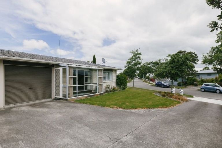 Photo of property in 57 Abraham Crescent, Milson, Palmerston North, 4414