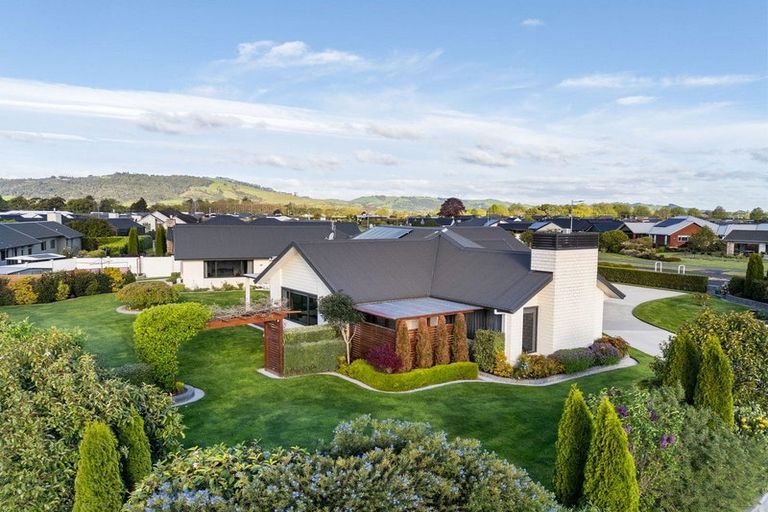 Photo of property in 2 Kotare Grove, Cambridge, 3434