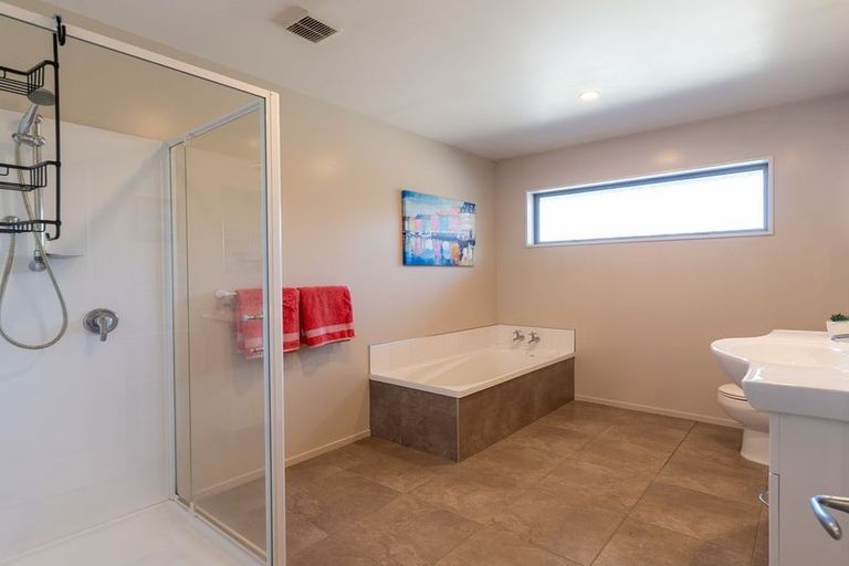 Photo of property in 10 Rhoboro Road, Twizel, 7901