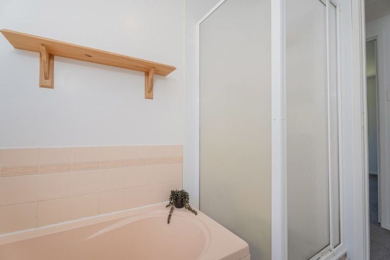 Photo of property in 15 Kawakawa Road, Whitianga, 3510