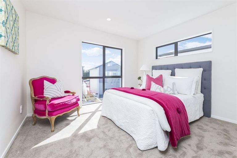 Photo of property in 20 Greenfinch Road, Hobsonville, Auckland, 0616