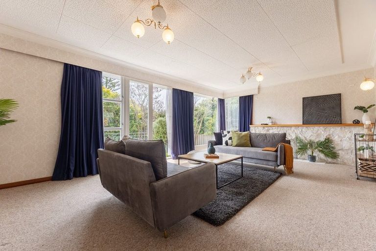 Photo of property in 16 Utauta Street, Waikanae, 5036