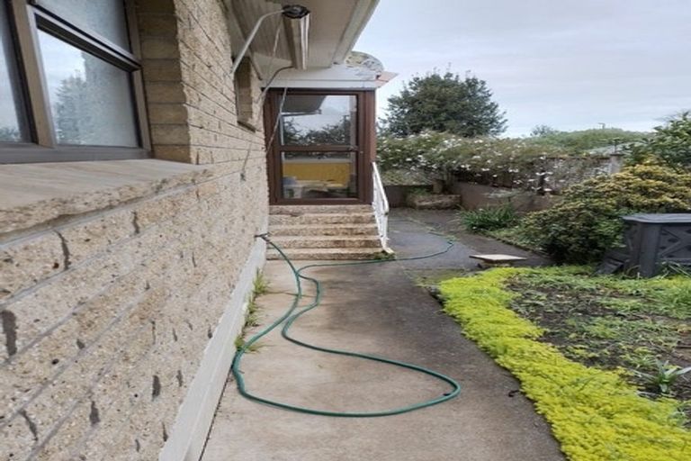 Photo of property in 27 Kamo Road, Regent, Whangarei, 0112