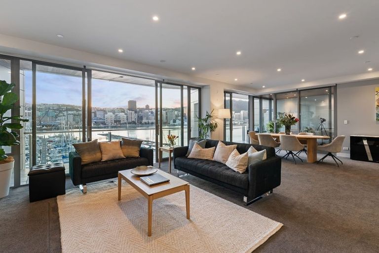 Photo of property in Clyde Quay Wharf, 3b/2 Clyde Quay Wharf, Te Aro, Wellington, 6011