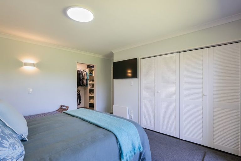 Photo of property in 64 Kotare Street, Waikanae, 5036