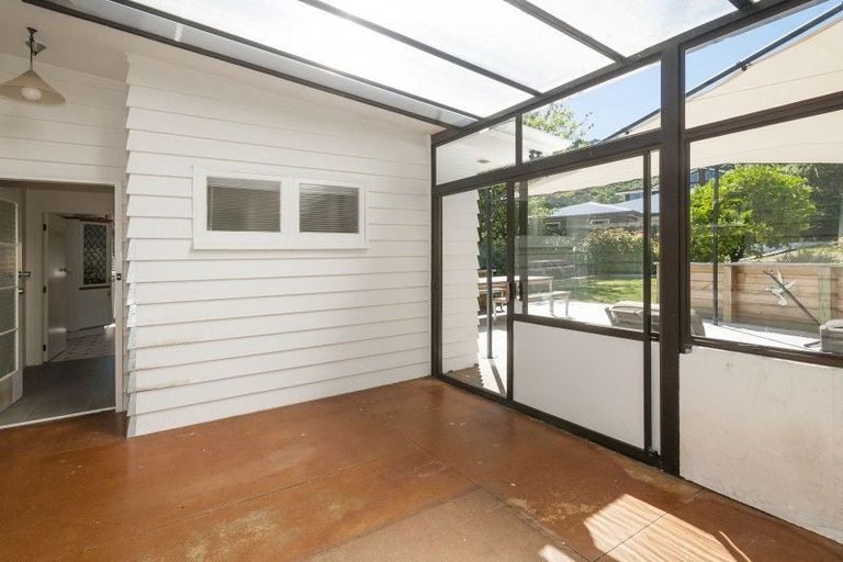 Photo of property in 2 Volkner Grove, Waterloo, Lower Hutt, 5011