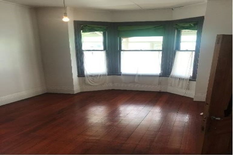 Photo of property in 35 Hankey Street, Mount Cook, Wellington, 6011