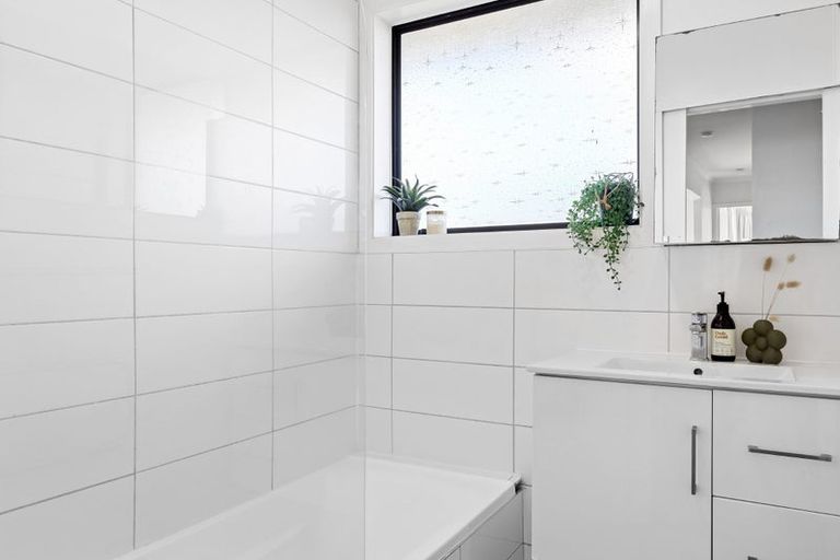 Photo of property in 42 Chedworth Avenue, Bishopdale, Christchurch, 8053