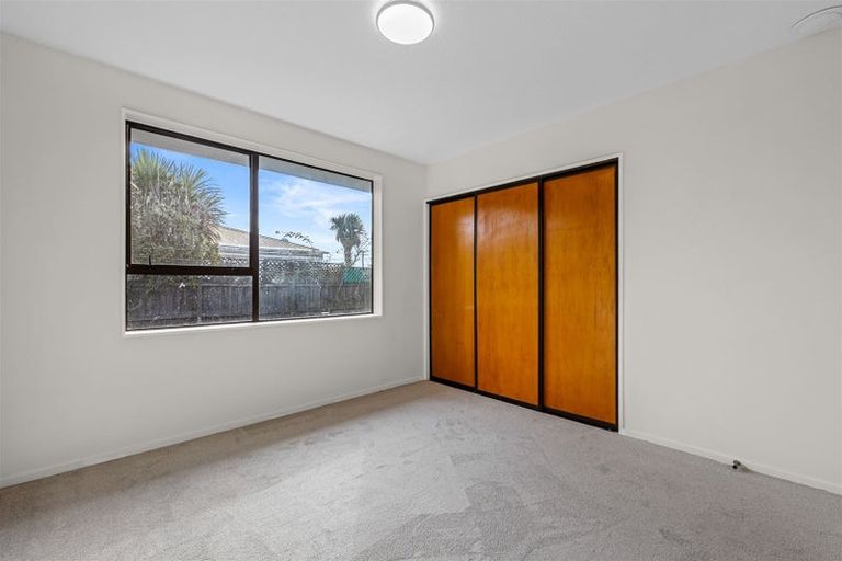 Photo of property in 2/33 Tower Street, Hornby, Christchurch, 8042