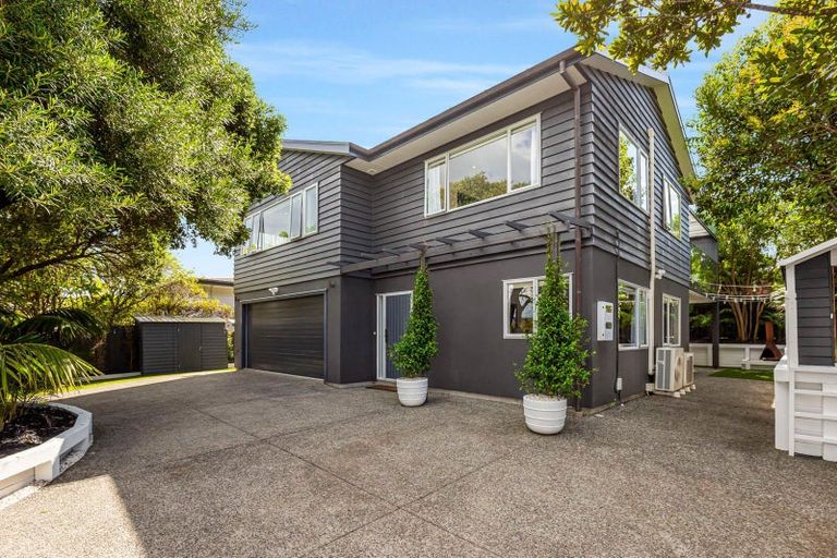 Photo of property in 4 Brandon Road, Manly, Whangaparaoa, 0930