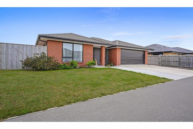 Photo of property in 8 Grasmere Close, Rangiora, 7400