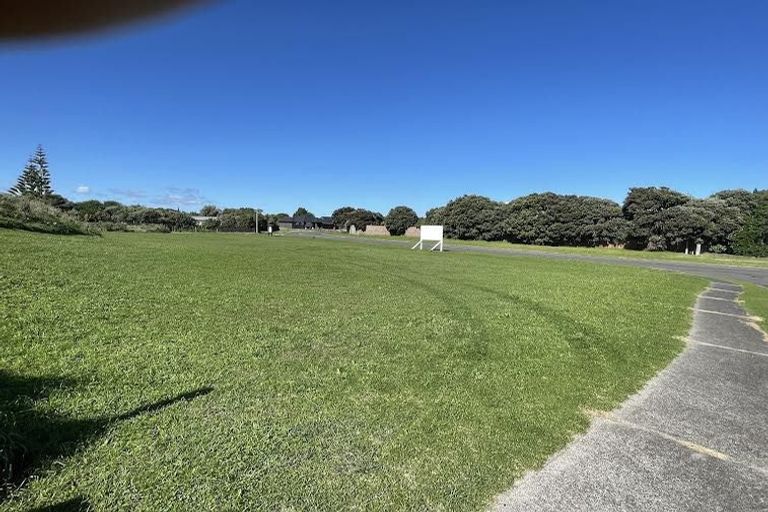 Photo of property in 16 Longbeach Drive, Castlecliff, Wanganui, 4501