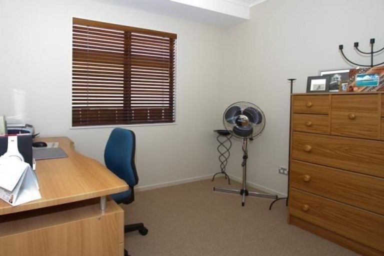 Photo of property in 9a Oxford Street, Taradale, Napier, 4112